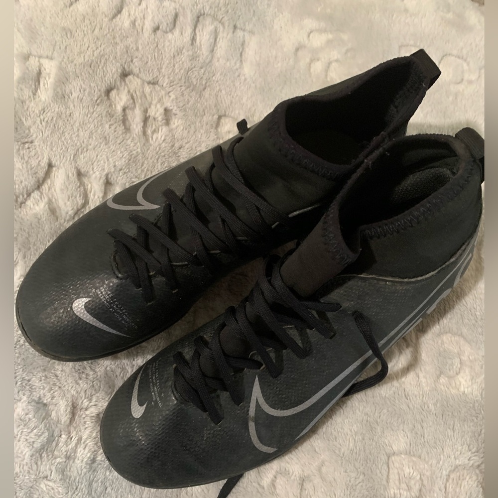Black Nike Mercurial Soccer Shoes with Youth Sock S… - Picture 1 of 7